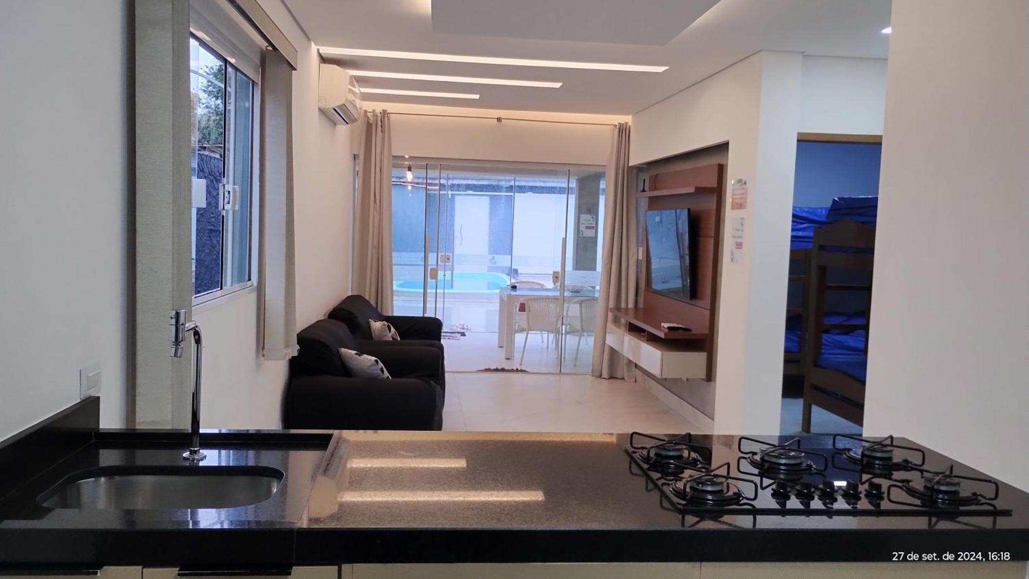 Casa Com Piscina E Hidromassagem Praia Enseada. グァルジャー エクステリア 写真